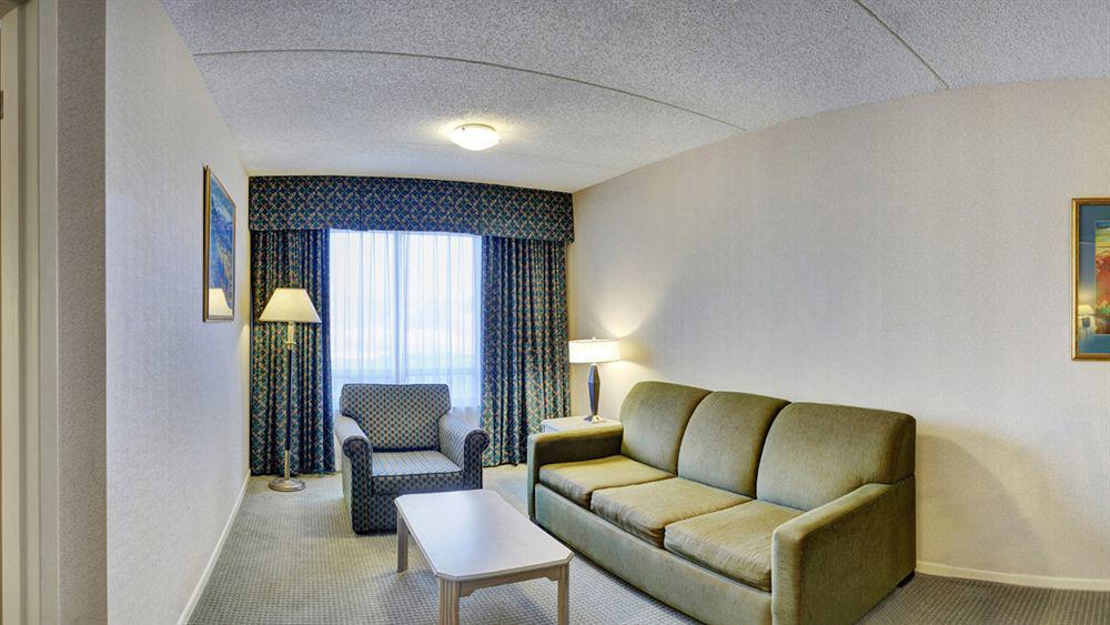 Embassy Suites By Hilton Montreal Airport Pointe-Claire Exteriör bild